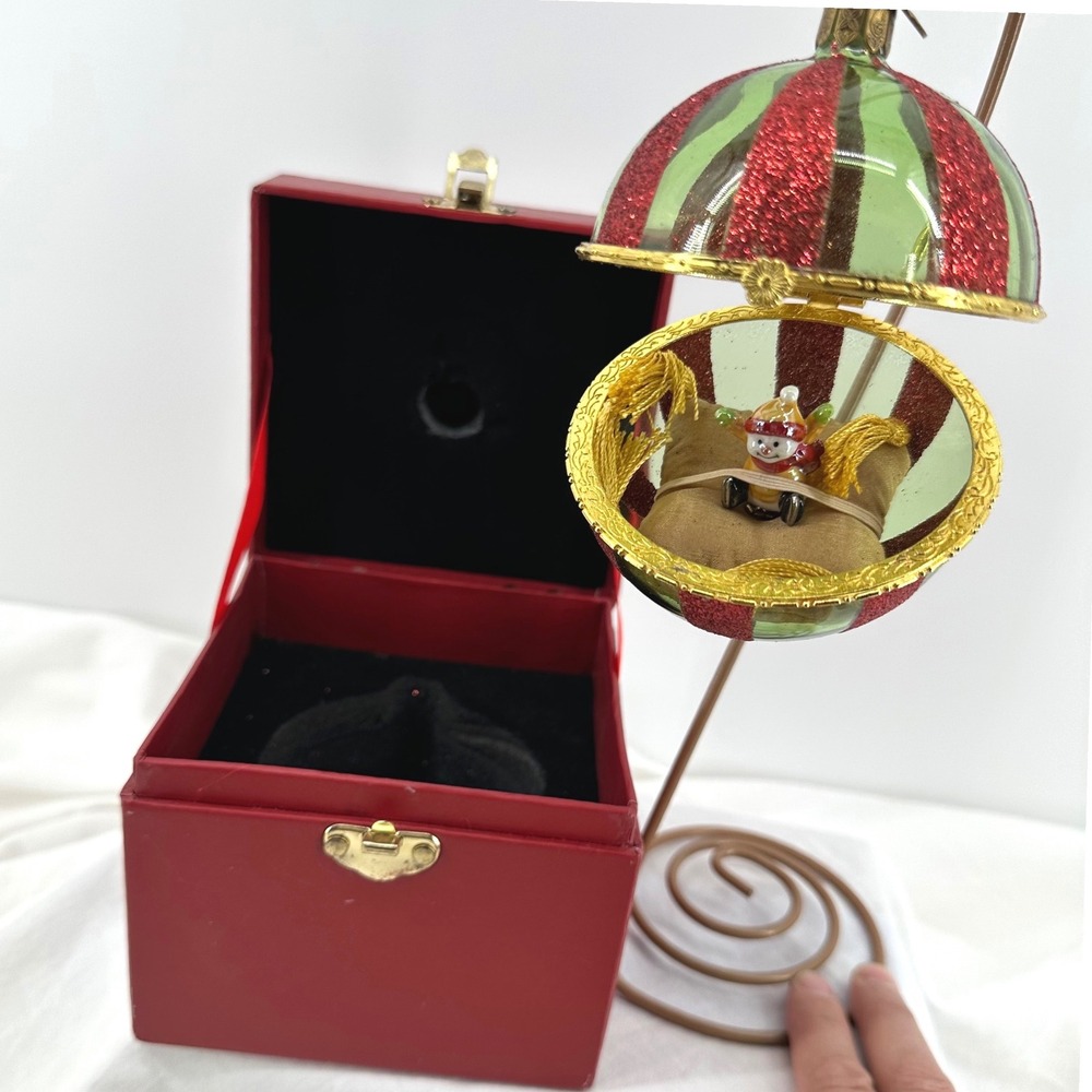 Waterford Holiday Heirlooms North Pole Treasures Box- Ornament * Crack in Glass